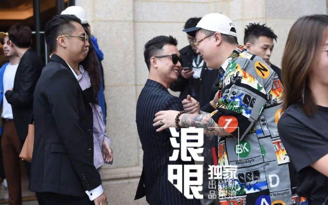 大傻发微博宣布结婚大半个说唱圈的rapper都抢着来祝贺