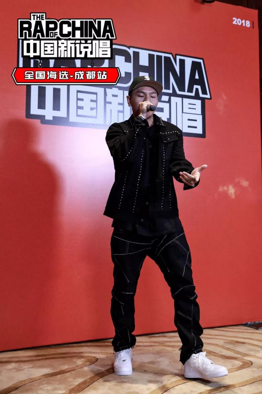 大傻rapper照片图片